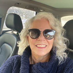 Meet your Posher, Linda